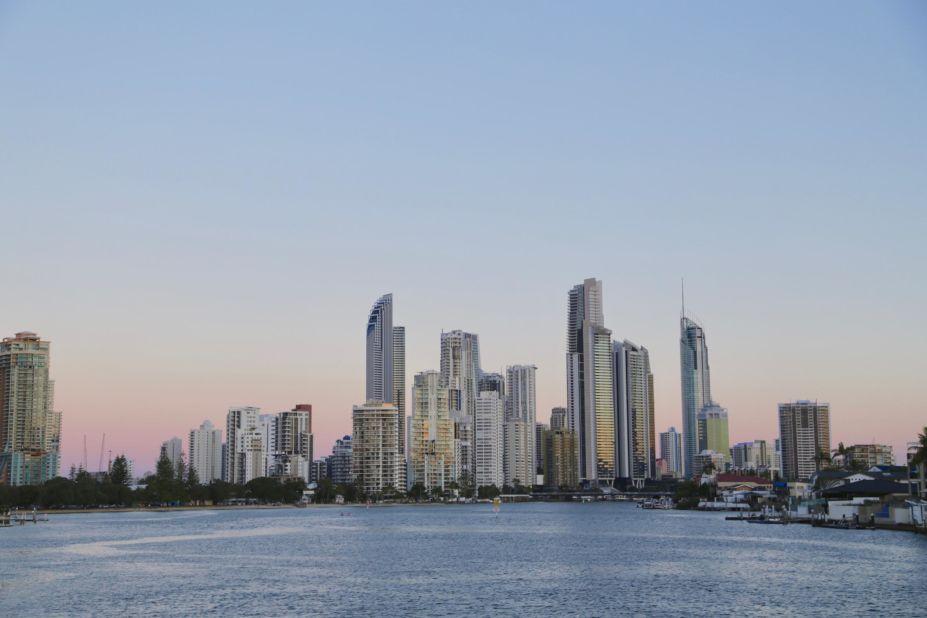 <strong>Experience the Golden Glow:</strong> Nestled 62 miles (100km) southeast of Brisbane, the Gold Coast, affectionately known as the 'Goldie,' has cemented its place as one of Australia's most vibrant cities. With its mix of modern hotels, trendy eateries, and an abundance of sunshine year-round, this beachside paradise has become a magnet for globetrotters seeking an unforgettable vacation.